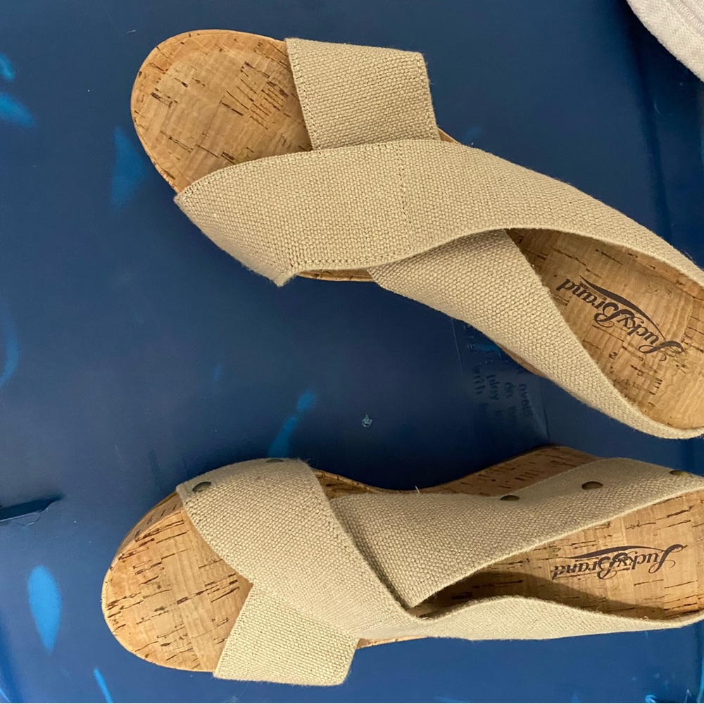 Lucky Brand Beige Wedge Sandals